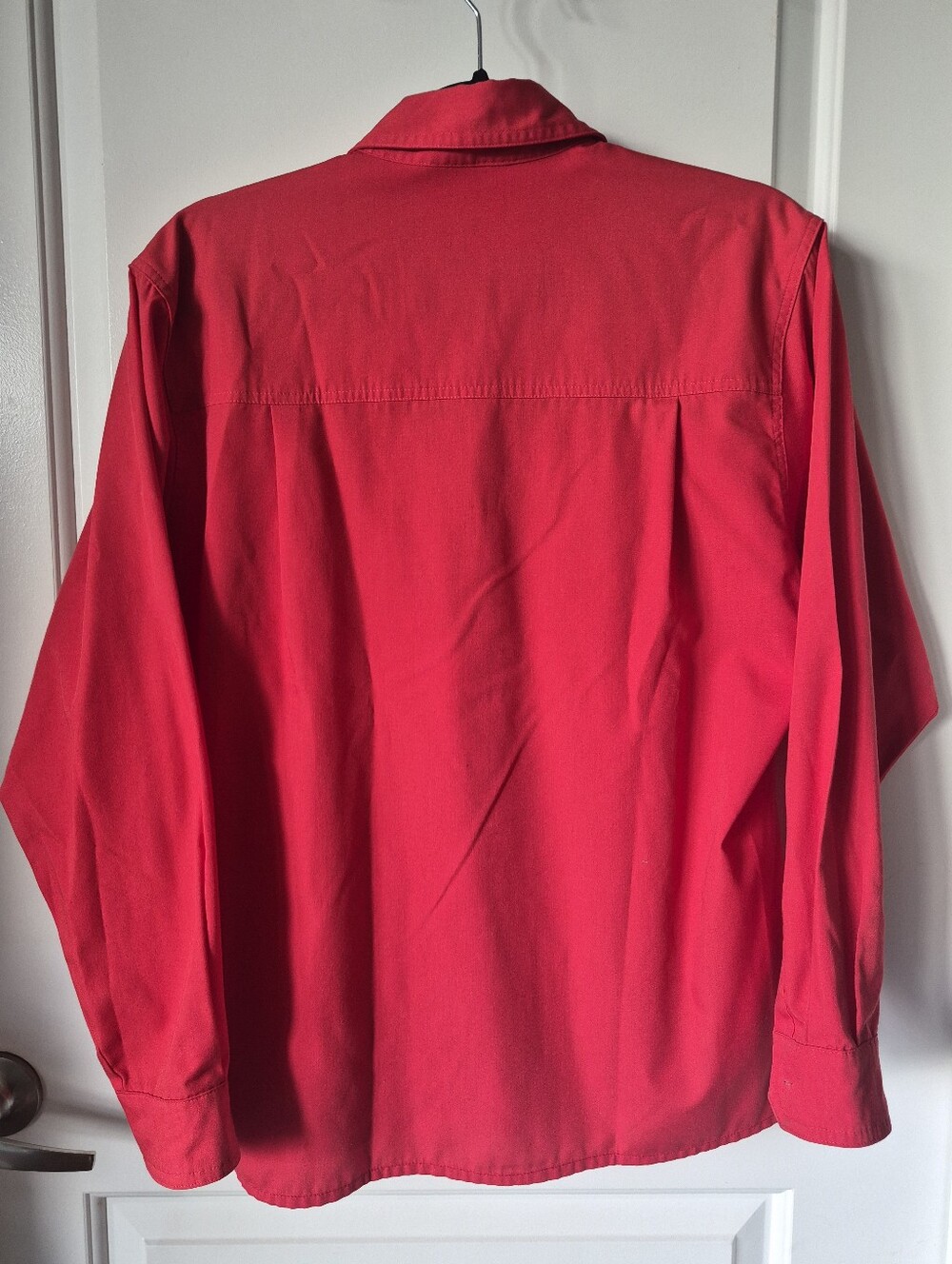 Tilley Endurables Men’s Red Button-Up Shirt – Size Medium ❤️ - Picture 2 of 6